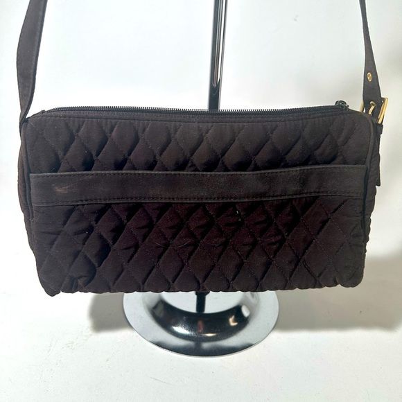 Elegant Black Quilted Shoulder Bag with Diamond Pattern - Picture 3 of 11